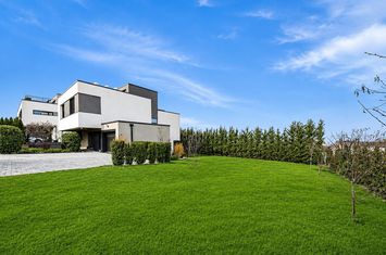 Vilă exclusivistă la intrare în Făget | 1000 mp teren | Panoramă spect anunturi imobiliare Cluj