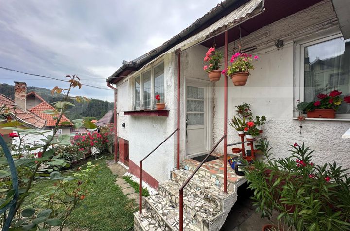 Casă - 4 camere de vanzare SCHEI - Brasov anunturi imobiliare Brasov