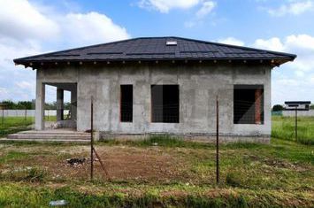 Casă - 4 camere de vanzare CRAIOVA - Dolj anunturi imobiliare Dolj