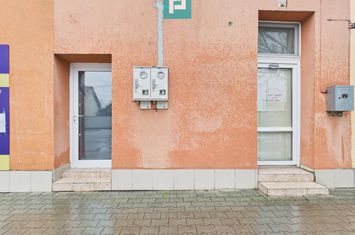 Spațiu comercial pentru închiriat, Sântana, Arad anunturi imobiliare Arad