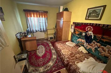 Apartament 4 camere de vanzare CENTRAL - Vrancea anunturi imobiliare Vrancea