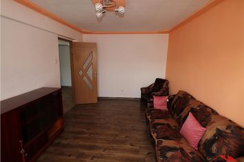 Apartament 3 camere de inchiriat EST - Vrancea anunturi imobiliare Vrancea
