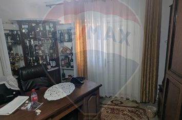 Casă / Vilă cu 5 camere de vânzare în zona Sud anunturi imobiliare Vaslui
