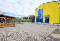 1.800.000 €, Spațiu comercial