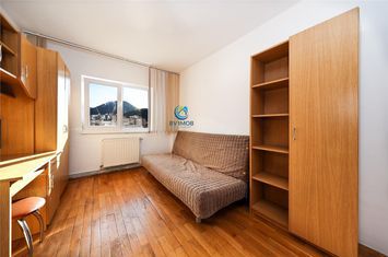 Apartament 3 camere de vanzare JUDETEAN - Brasov anunturi imobiliare Brasov