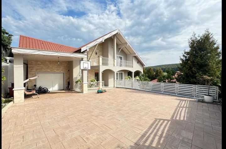 Casa  Premium 6 camere,5 băi, Piscină, saună, 800mp teren, anunturi imobiliare Mures