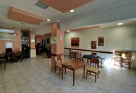 300 €, Spațiu comercial