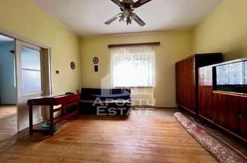 Casa cu 2 camere, 690mp in Battonya anunturi imobiliare Arad