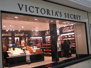 În 2012 Victoria's Secret deschide primul magazin din Marea Britanie