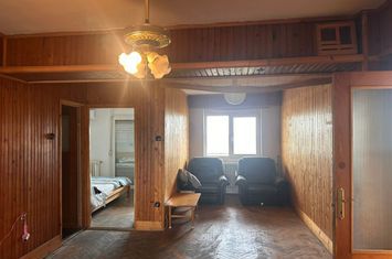 Apartament cu 4 camere de vanzare pe Bld Magheru din Oradea anunturi imobiliare Bihor