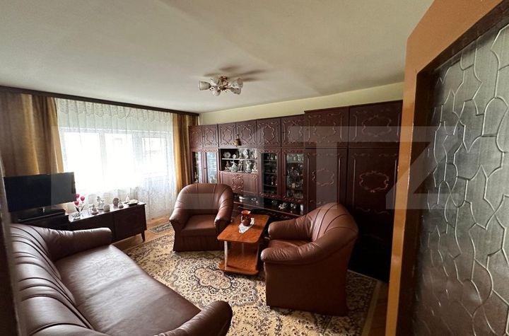 Apartament 4 camere de vanzare DEVA - Hunedoara anunturi imobiliare Hunedoara