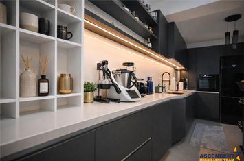 Apartament 3 camere de vanzare TRACTORUL - Brasov anunturi imobiliare Brasov