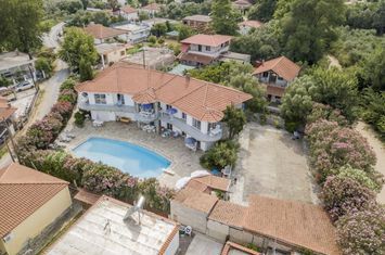Clădire cu 6 apartamente în Paralia Vrasnon anunturi imobiliare Grecia