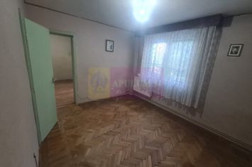 Apartament cu 2 camere de vanzare in Campina - Zona Piata Centrala anunturi imobiliare Prahova