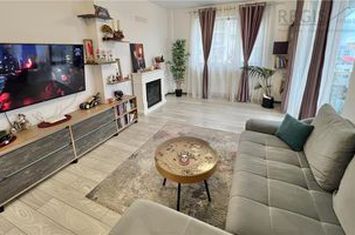 Apartament 3 camere de vanzare TRACTORUL - Brasov anunturi imobiliare Brasov