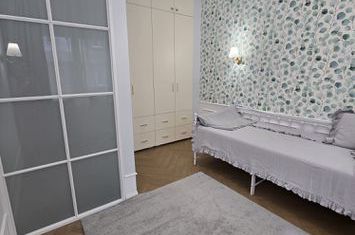 Vanzare 3 camere renovat complet dublu acces Brezoianu si Cismigiu anunturi imobiliare Bucuresti