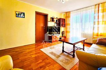 Apartament 4 camere, decomandat 2 bai, 2 balcoane, Central anunturi imobiliare Arad