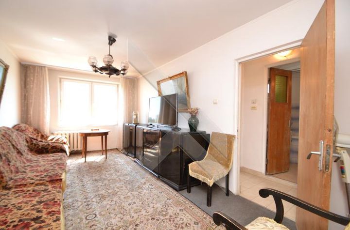 Apartament 3 camere de vanzare RAHOVA - BUCURESTI anunturi imobiliare BUCURESTI