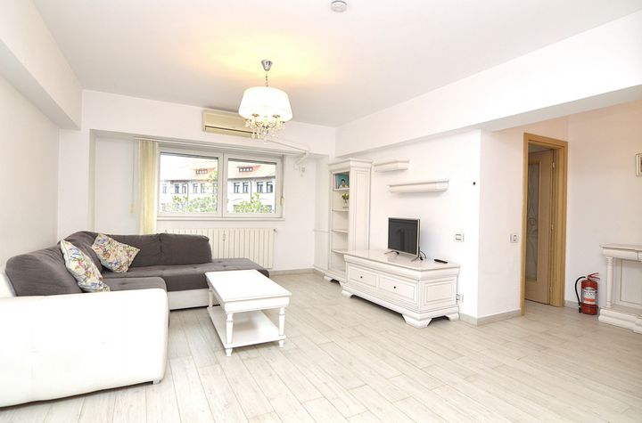 Apartament 3 camere de inchiriat UNIRII - Bucuresti anunturi imobiliare Bucuresti