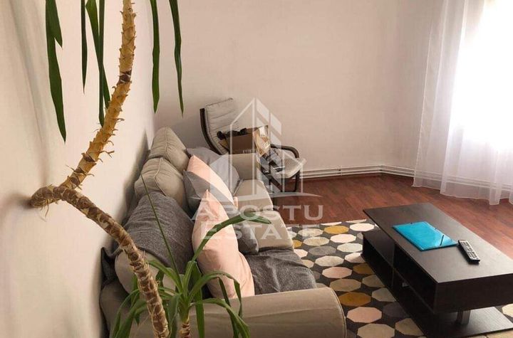 Apartament cu 3 camere, decomandat, centrala proprie, zona Soarelui anunturi imobiliare Timis