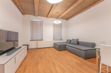 Apartament situat in zona istorica a Brasovului anunturi imobiliare Brasov
