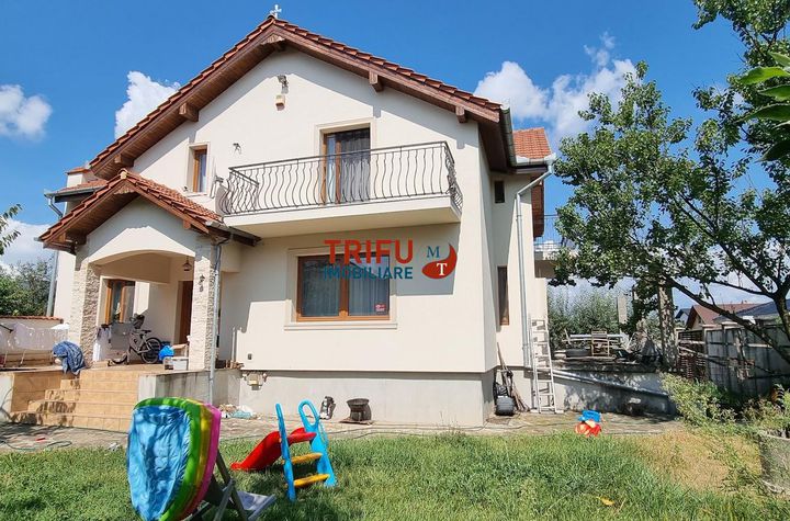 Casă - 4 camere de vanzare CENTRAL - Alba anunturi imobiliare Alba