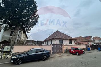 Casă / Vilă cu 8 camere de vânzare în zona Turnisor anunturi imobiliare Sibiu
