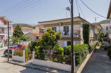Clădire cu 3 apartamente, 243 mp, Stavros anunturi imobiliare Grecia