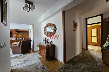 Apartament 4 camere de vanzare GURA HUMORULUI - Suceava anunturi imobiliare Suceava