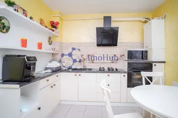 Rond Mall Moldova, 3 camere, curte si loc de parcare! anunturi imobiliare Iasi