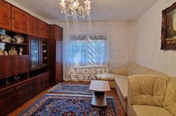 Apartament cu 3 camere, etaj 1, centrala proprie,  Lipovei anunturi imobiliare Timis