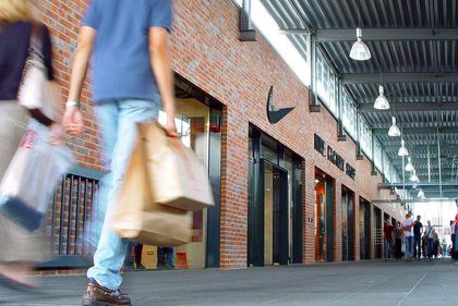 Marii retaileri vor înghiţi antreprenorii fără perfomanţe din mall-uri