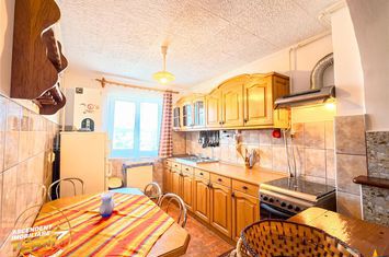 Apartament 3 camere de vanzare CENTRAL - Covasna anunturi imobiliare Covasna