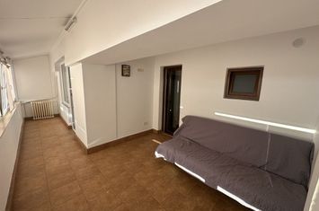 Piata Universitatii - Bloc Dunarea 1981 mobilat 2 camere panorama deosebita anunturi imobiliare Bucuresti