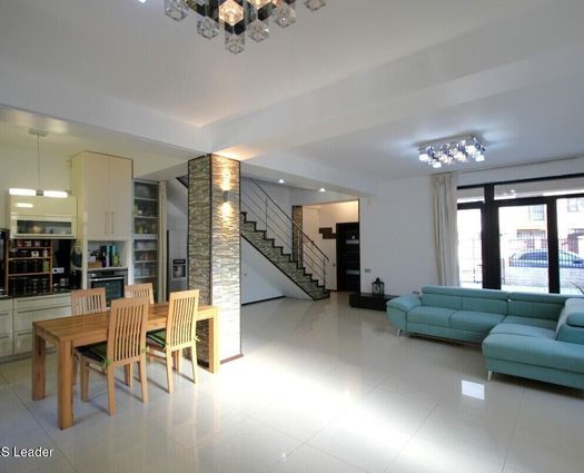 Vilă 4 cam Popesti-Leordeni, 210 mp, P+1+M