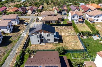 Casă nouă, parțial finalizată – Str. Constituției, Aradul Nou anunturi imobiliare Arad