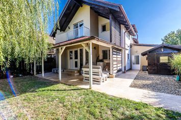 Casă de vânzare – Via Carmina, Vladimirescu -zonă rezidențială premium anunturi imobiliare Arad