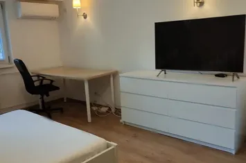 Inchiriez garsoniera  CENTRALA zona Nerva Traian, Str. Vasile Carlova, la 10 minute metrou Timpuri Noi,renovata. anunturi imobiliare Bucuresti