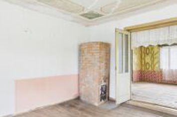 Casă cu teren de 17.681 mp, în loc. Hălmăgel, Arad anunturi imobiliare Arad