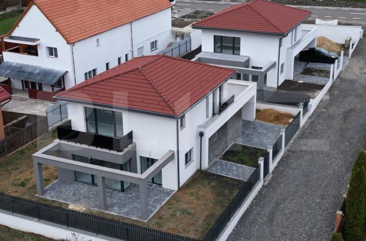 Vilă - 5 camere de vanzare CHINTENI - Cluj anunturi imobiliare Cluj