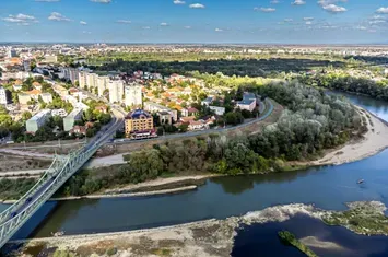 Proprietate rară pe Malul Mureșului confort, intimitate și spațiu anunturi imobiliare Arad