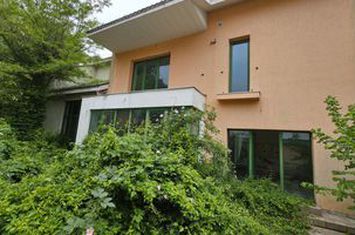 Vila de vanzare 842 mp + teren 2.330 mp str.KRUSEVAC - Valcea anunturi imobiliare Valcea