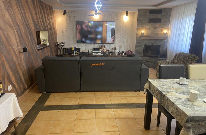 Casă - 5 camere de vanzare CAMPINEANCA - Vrancea anunturi imobiliare Vrancea