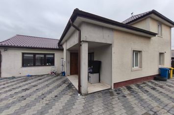 Vilă - 5 camere de vanzare RADAUTI - Suceava anunturi imobiliare Suceava