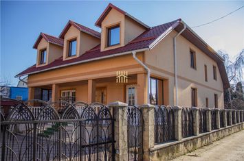 Vilă - 7 camere de vanzare BURDUJENI - Suceava anunturi imobiliare Suceava