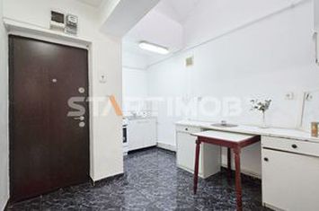 Garsoniera bloc tip vila Centru Civic anunturi imobiliare Brasov