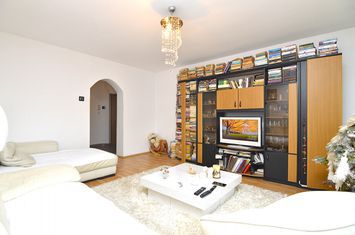Apartament 3 camere de vanzare DACIA - Bucuresti anunturi imobiliare Bucuresti