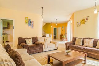 Casă 5 camere 240 mp P+M