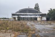 17.000.000 €, Spațiu industrial