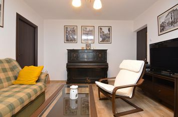 Apartament 3 camere de inchiriat UNIVERSITATE - Bucuresti anunturi imobiliare Bucuresti